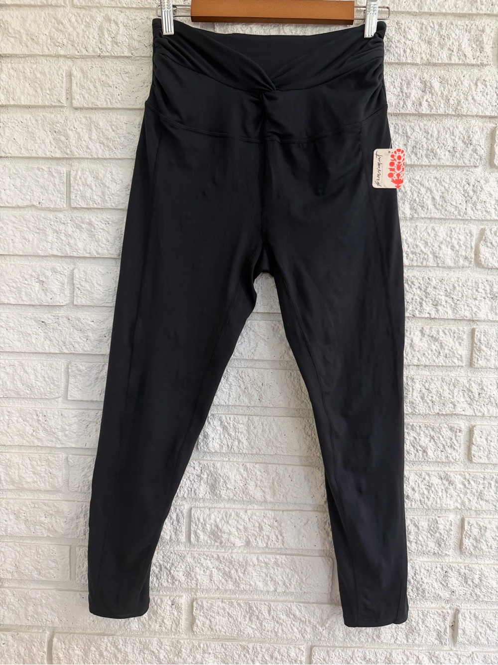 Free People Movement Elation Black Leggings Size Medium NWT